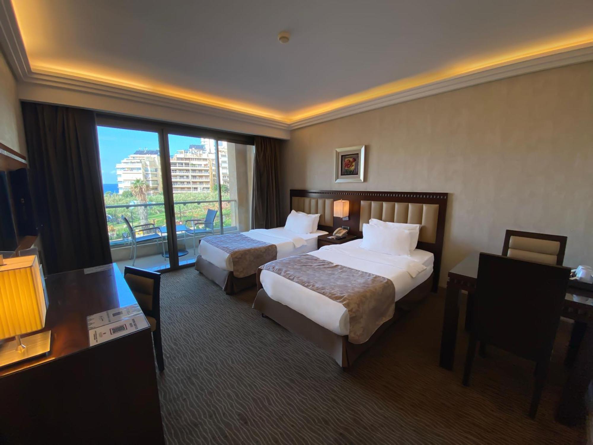 Lancaster Suites Raouche Beirut Exterior photo