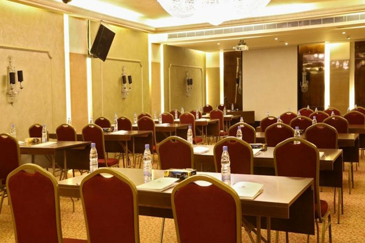 Lancaster Suites Raouche Beirut Exterior photo
